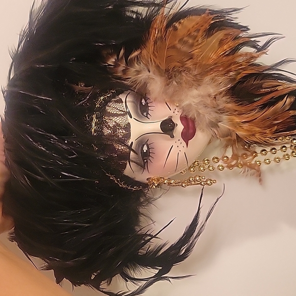 323 Collectible Mask - Picture 4 of 7